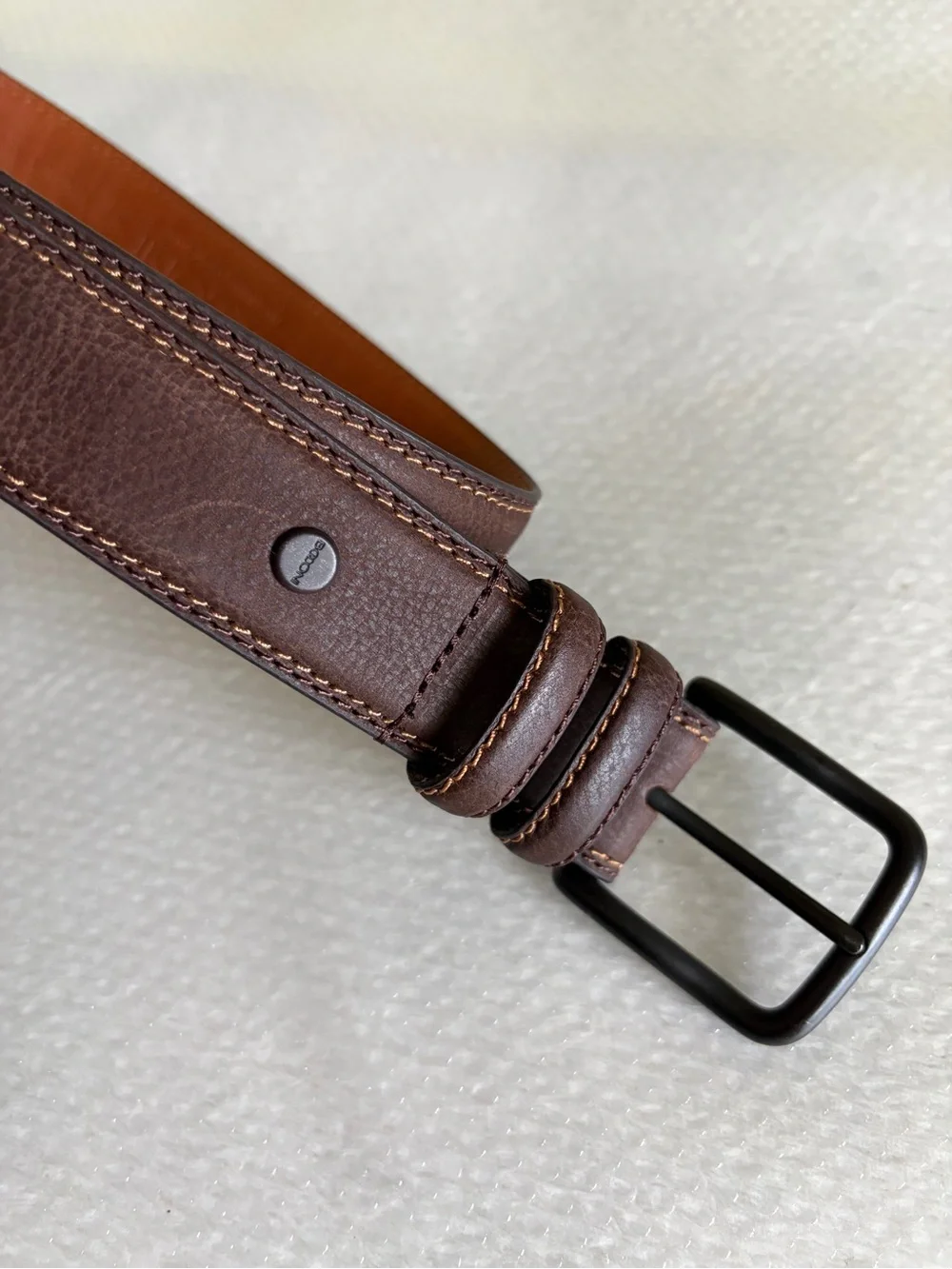 Boconi Two-Tone Leather Belt in Dark Brown with Tan Interior‎